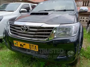 Toyota Hilux SR 4x4 2015 Black