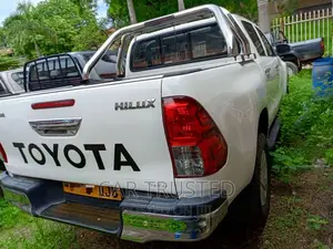 Toyota Hilux 2019 Black