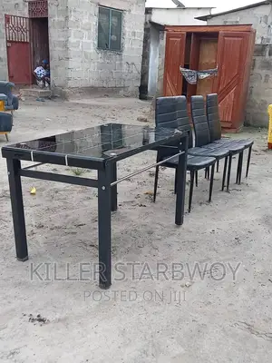 Dinning Table Ya Chakula Nzur Sana