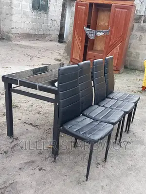 Dinning Table Ya Chakula Nzur Sana