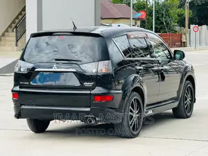 Mitsubishi Outlander 2010 Black