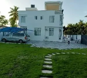 8bdrm Apartment in Mbezi Beach for sale