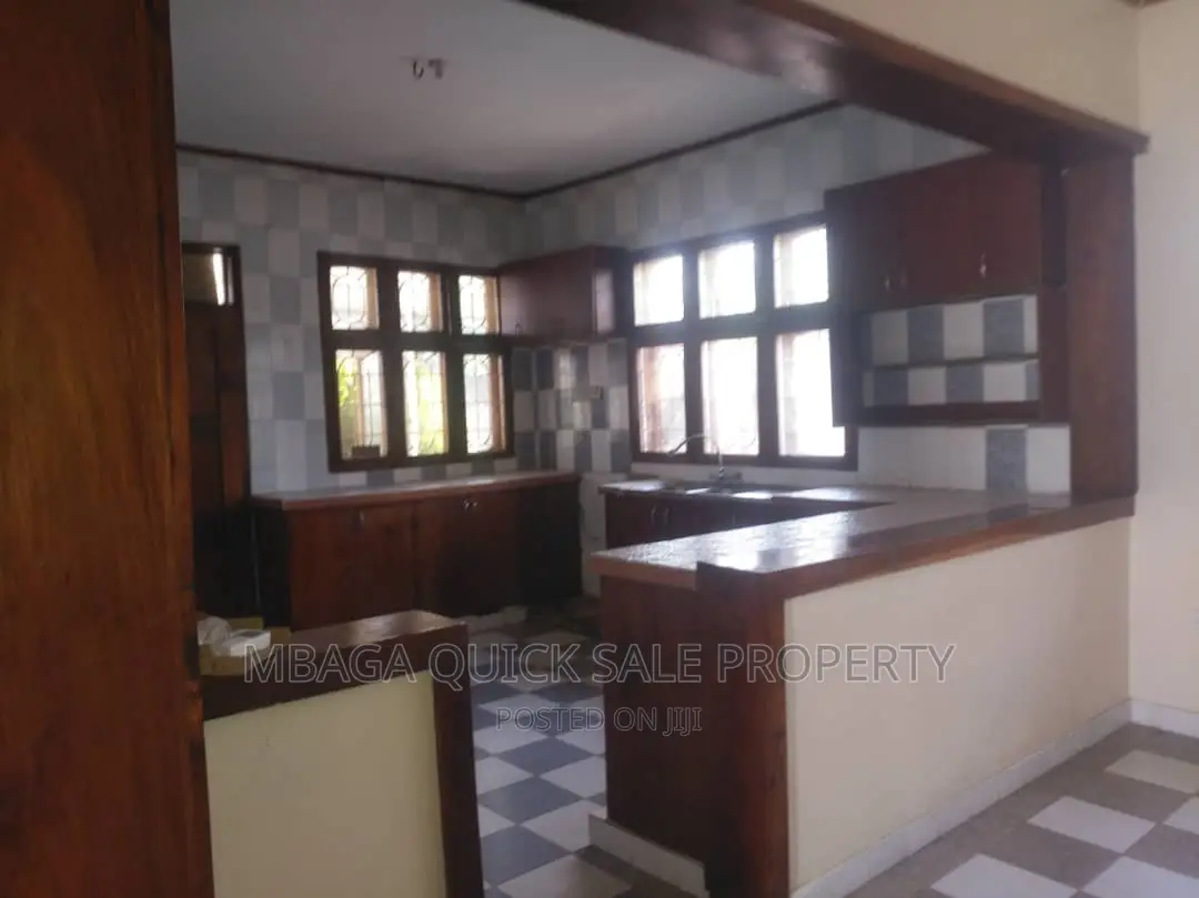 3bdrm House in Mikocheni for rent
