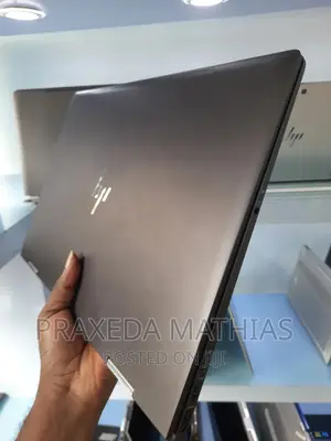 Laptop HP Envy X360 15t 16GB AMD Ryzen 5 SSD 512GB