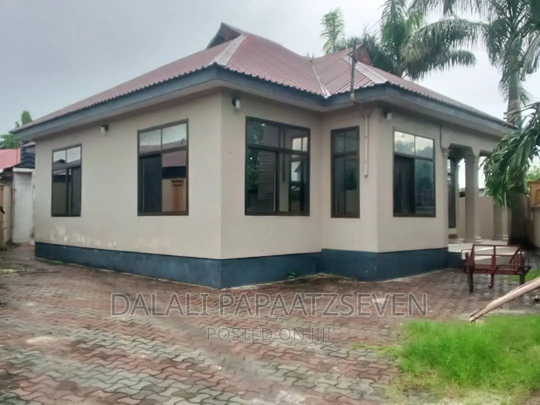 3bdrm House in Dalalipapaatzseven, Kinondoni for rent