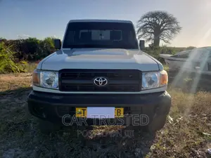 Toyota Land Cruiser 4.0 V6 EXR 2016 White