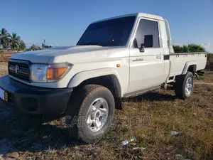 Toyota Land Cruiser 4.0 V6 EXR 2016 White