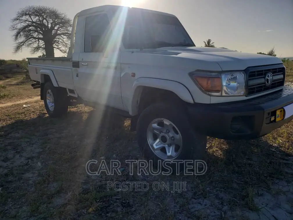 Toyota Land Cruiser 4.0 V6 EXR 2016 White