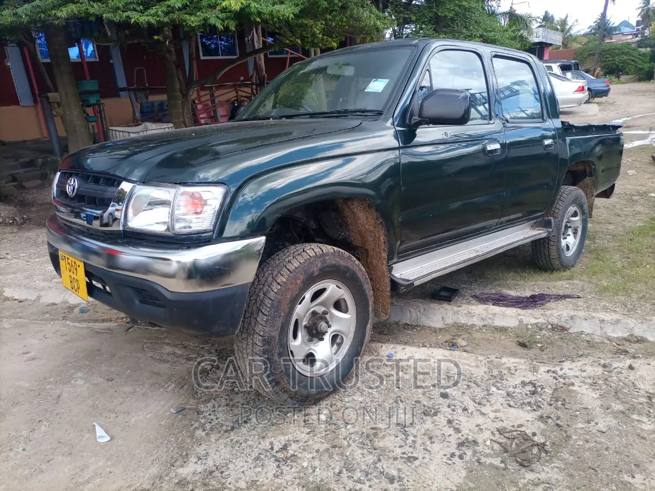 Toyota Hilux 2003 Green
