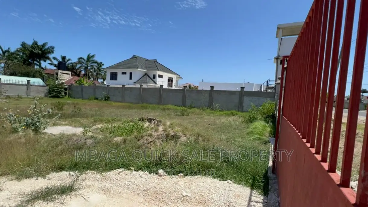 Kiwanja Kinauzwa Kipo Mbweni JKT