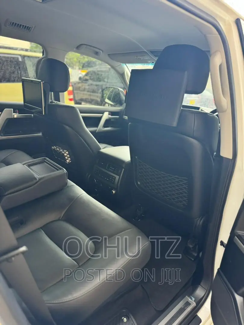 Toyota Land Cruiser 2021 White