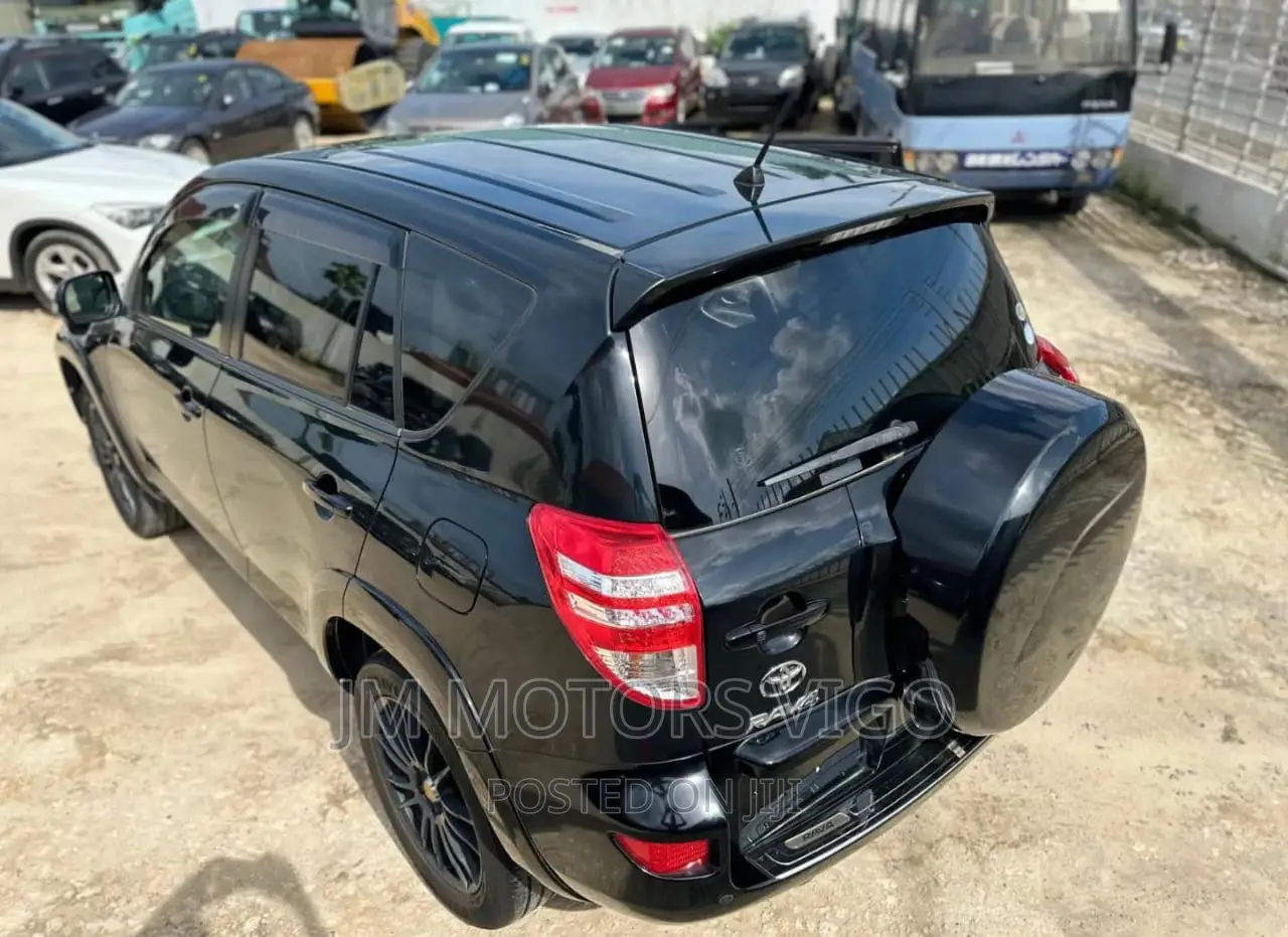 Toyota RAV4 2011 Black