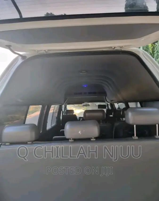Toyota HiAce 2000 White