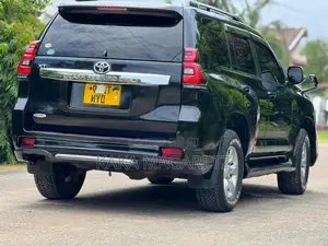 Toyota Land Cruiser Prado 2014 Black