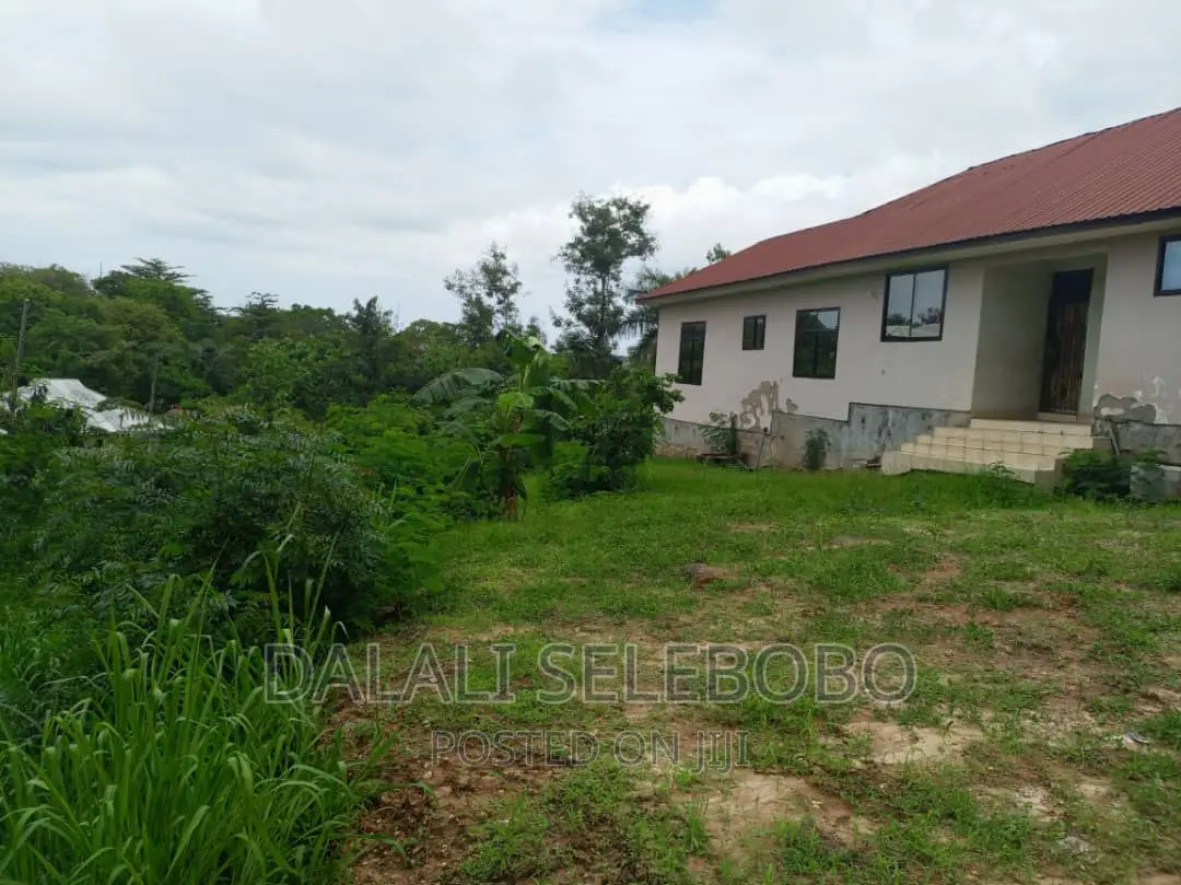4bdrm Bungalow in Goba Kontena for sale