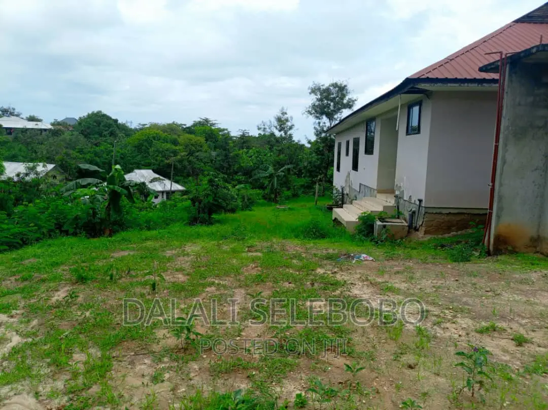 4bdrm Bungalow in Goba Kontena for sale