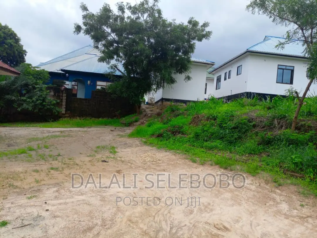 4bdrm Bungalow in Goba Kontena for sale