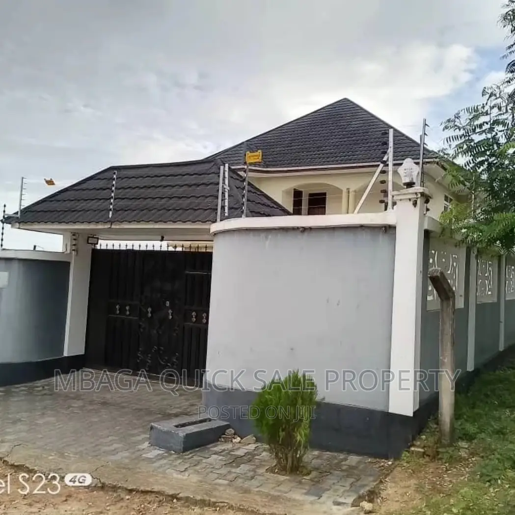 6bdrm House in Bunju for sale