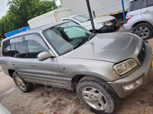 Toyota RAV4 Base FWD 1999 Silver