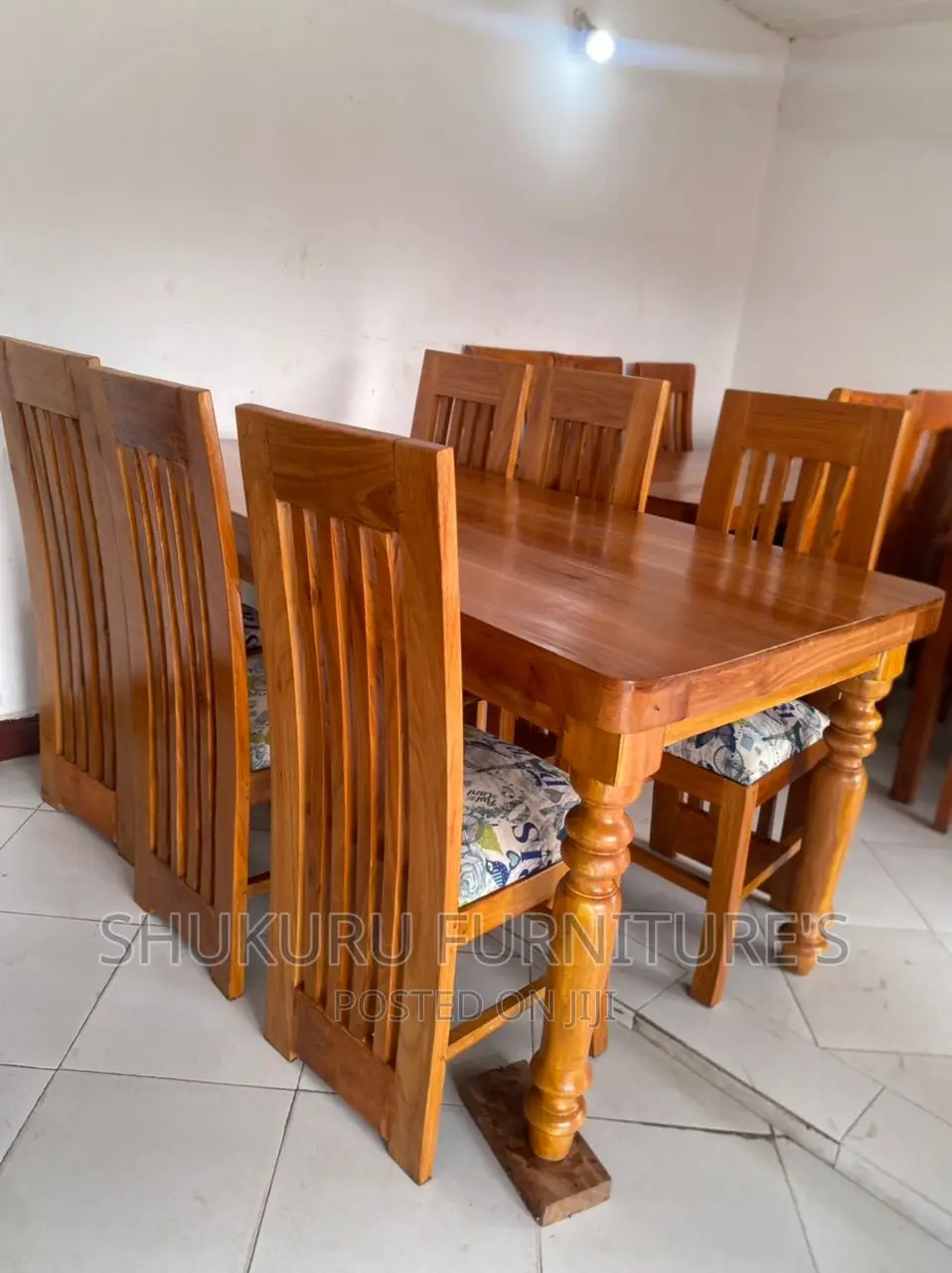 Dinning Table 