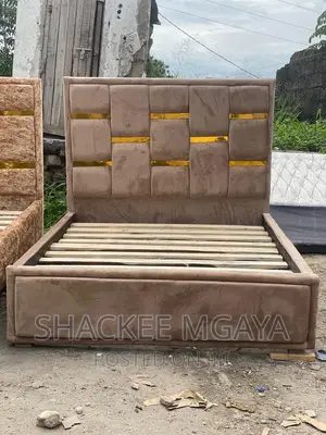Bed Sofa 5,6 Nzuri Sana