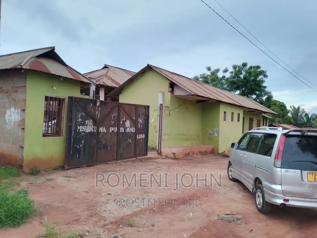 20rmgesti,Bar, Ukumbi Na Restaurant Inauzwa Ml 350 Bagamoyo.