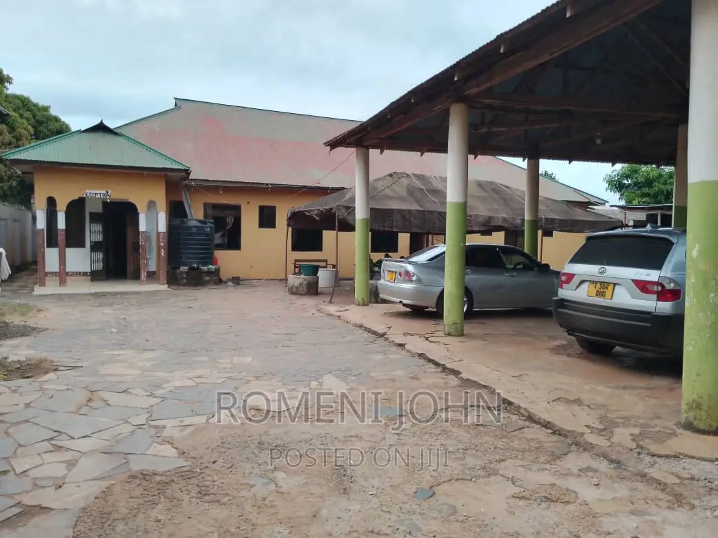 20rmgesti,Bar, Ukumbi Na Restaurant Inauzwa Ml 350 Bagamoyo.