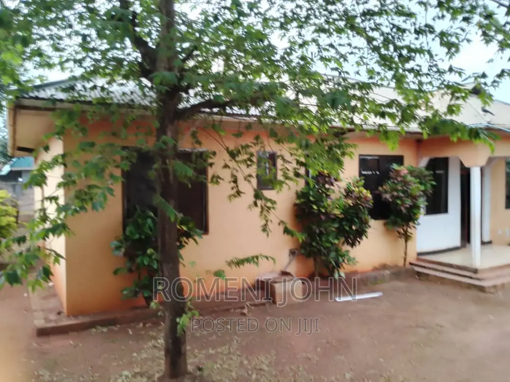 20rmgesti,Bar, Ukumbi Na Restaurant Inauzwa Ml 350 Bagamoyo.