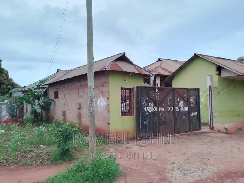 20rmgesti,Bar, Ukumbi Na Restaurant Inauzwa Ml 350 Bagamoyo.