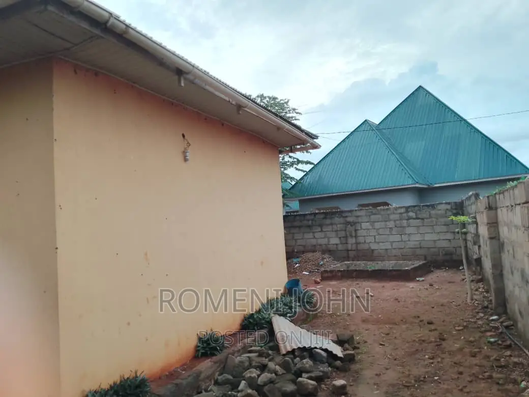 20rmgesti,Bar, Ukumbi Na Restaurant Inauzwa Ml 350 Bagamoyo.