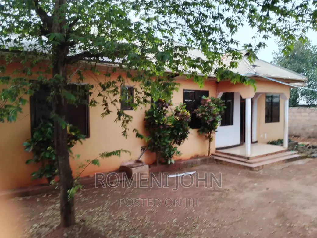 20rmgesti,Bar, Ukumbi Na Restaurant Inauzwa Ml 350 Bagamoyo.