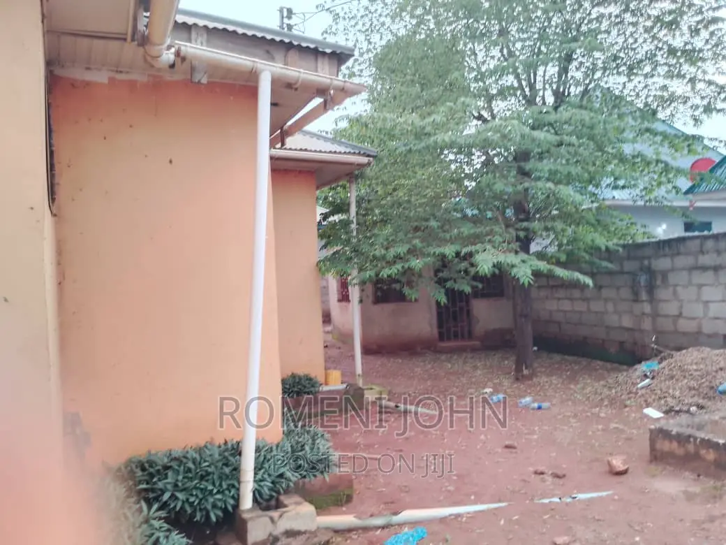 20rmgesti,Bar, Ukumbi Na Restaurant Inauzwa Ml 350 Bagamoyo.