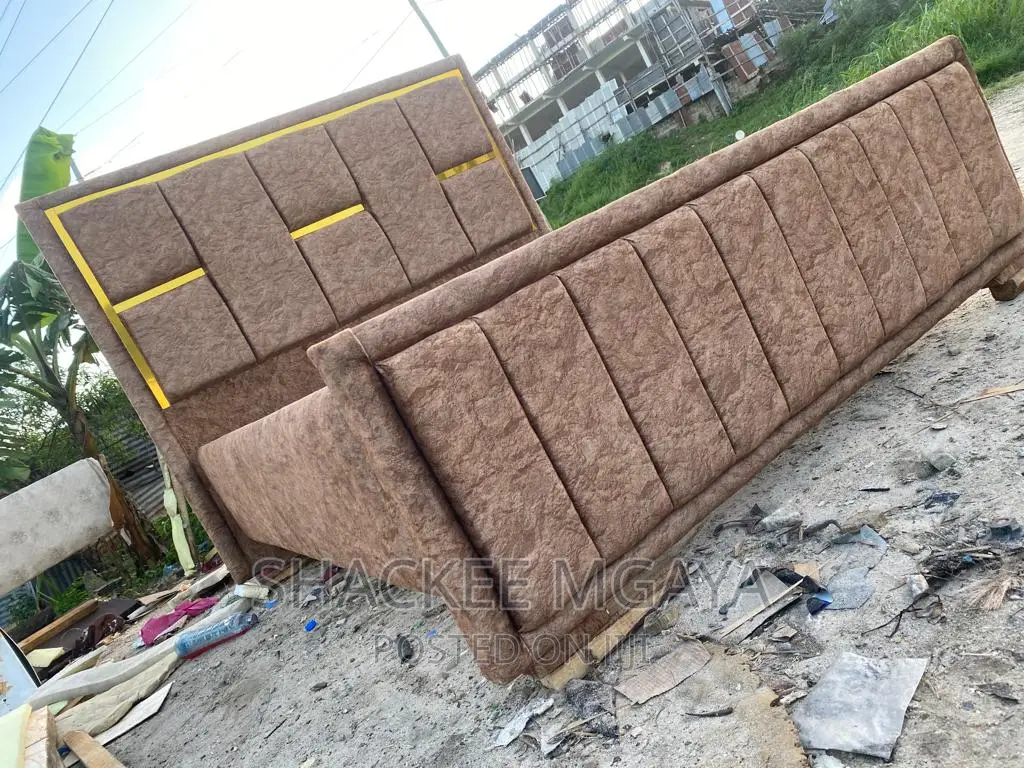 Bed Sofa 5,6 Nzuri Sana