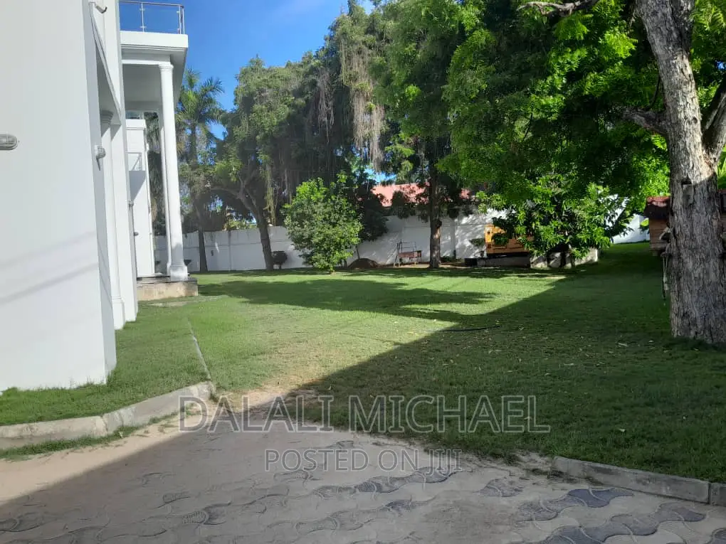 Furnished 5bdrm Bungalow in Oysterbay for rent