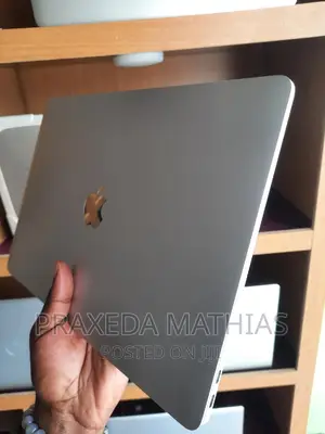 Laptop Apple MacBook Air 2020 16GB Intel Core I7 SSD 256GB