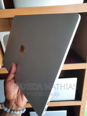 Laptop Apple MacBook Air 2020 16GB Intel Core I7 SSD 256GB