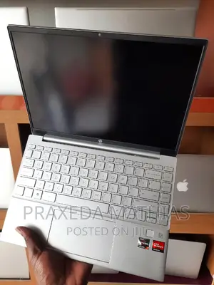 New Laptop HP Pavilion 13 16GB AMD Ryzen 7 SSD 512GB