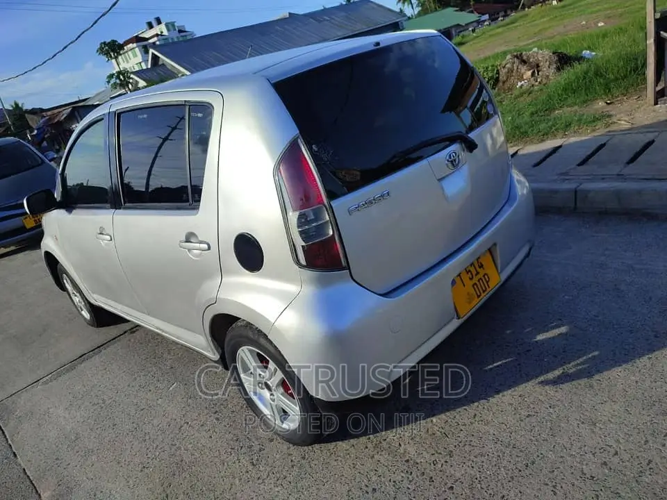Toyota Passo 1.3 FWD 2006 Silver