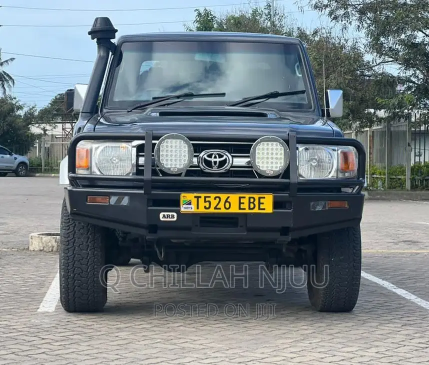 Toyota Land Cruiser 2016 Black