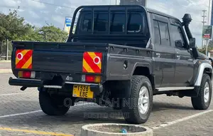 Toyota Land Cruiser 2016 Black