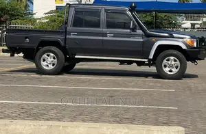 Toyota Land Cruiser 2016 Black