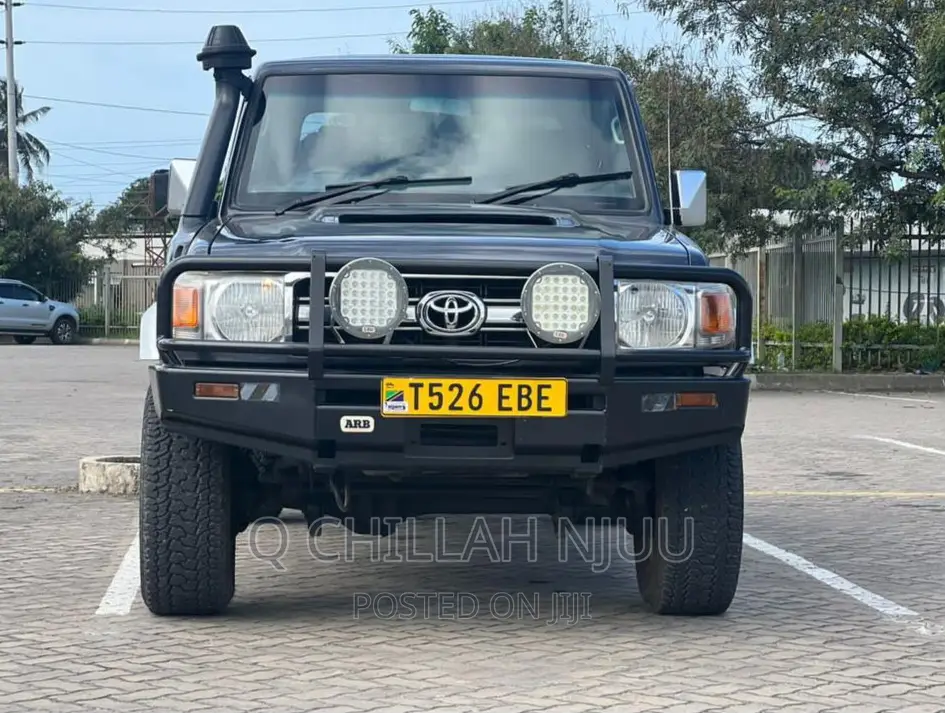 Toyota Land Cruiser 2016 Black