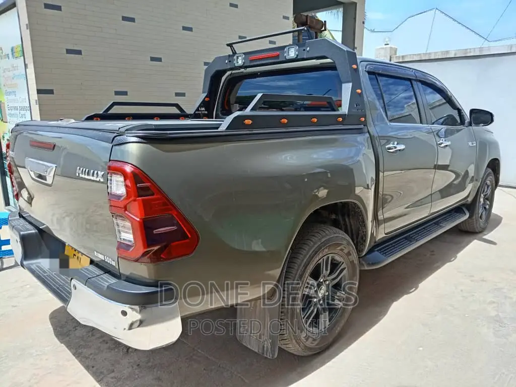 Toyota Hilux 2020 Gray