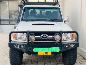 Toyota Land Cruiser 2008 White