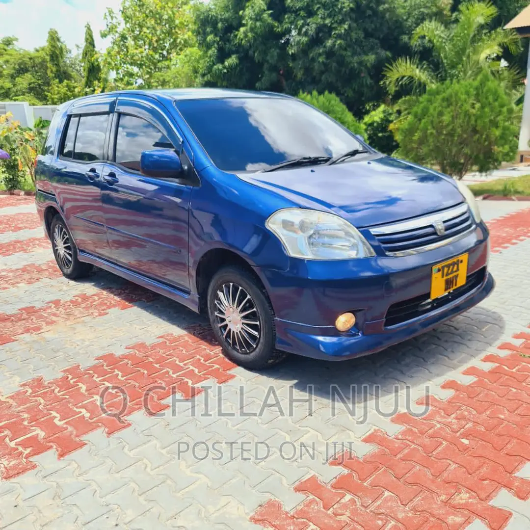 Toyota Raum 2005 Blue