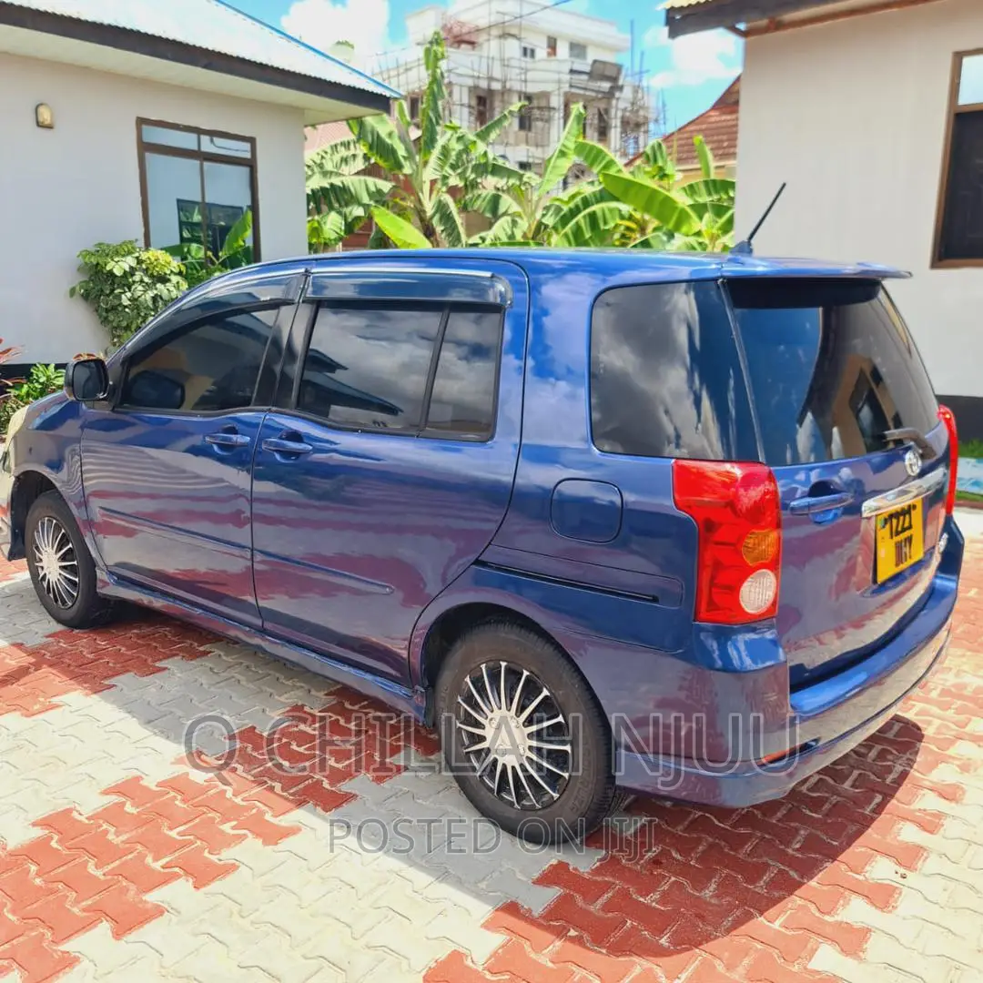 Toyota Raum 2005 Blue