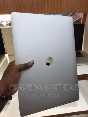 Laptop Apple MacBook Pro 2017 16GB Intel Core I7 SSD 512GB
