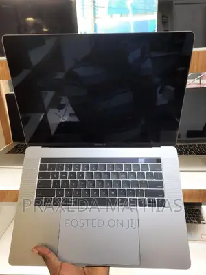 Laptop Apple MacBook Pro 2019 16GB Intel Core I7 SSD 512GB