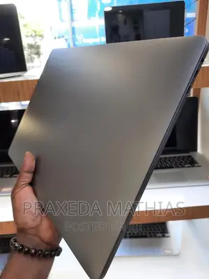 Laptop Apple MacBook Pro 2019 16GB Intel Core I7 SSD 512GB