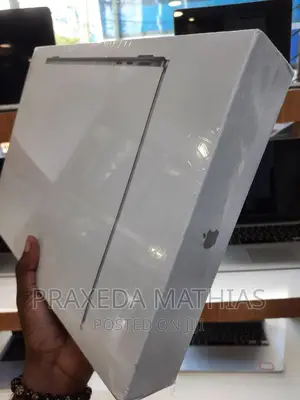 New Laptop Apple MacBook Air 2022 M2 8GB Apple M2 SSD 256GB